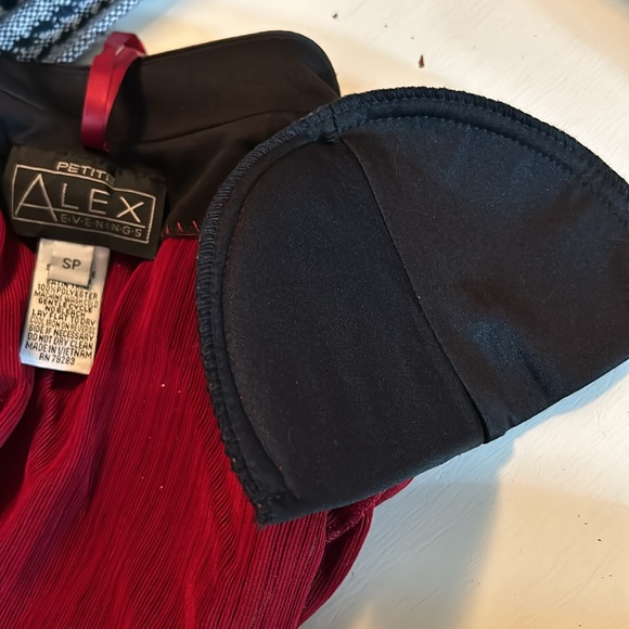 Alex Evenings open front jacket w/matching tank top maroon/black satin trim SP - Picture 8 of 11